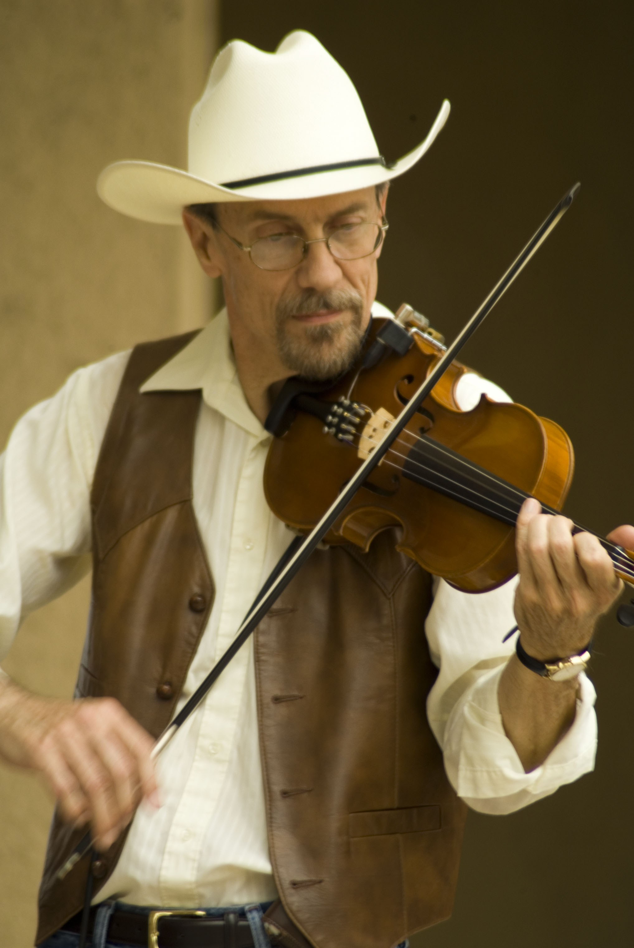 Fiddler_in_Wichita_Riverfest